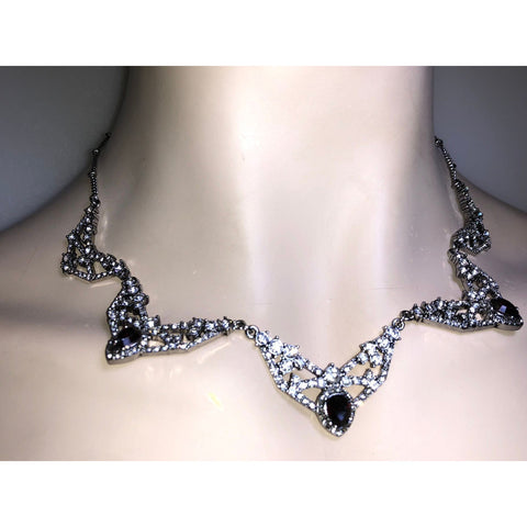 CHLOE + ISABEL crimson lace crystal collar - N051