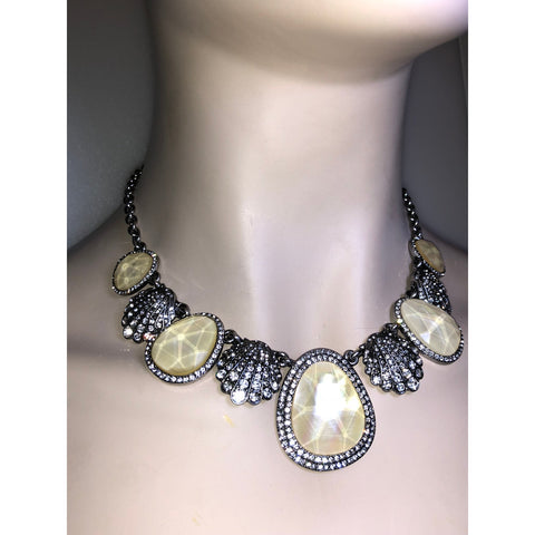 CHLOE + ISABEL radiant shell n opal illusion statement necklace - N143
