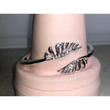 CHLOE + ISABEL Silver Curved Leaf Bracelet - B024