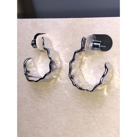 CHLOE & ISABEL Sculptural Lucite Hoop Earrings- E195