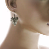 Mi Amore Leaf Dangle-Earrings Dark-Silver